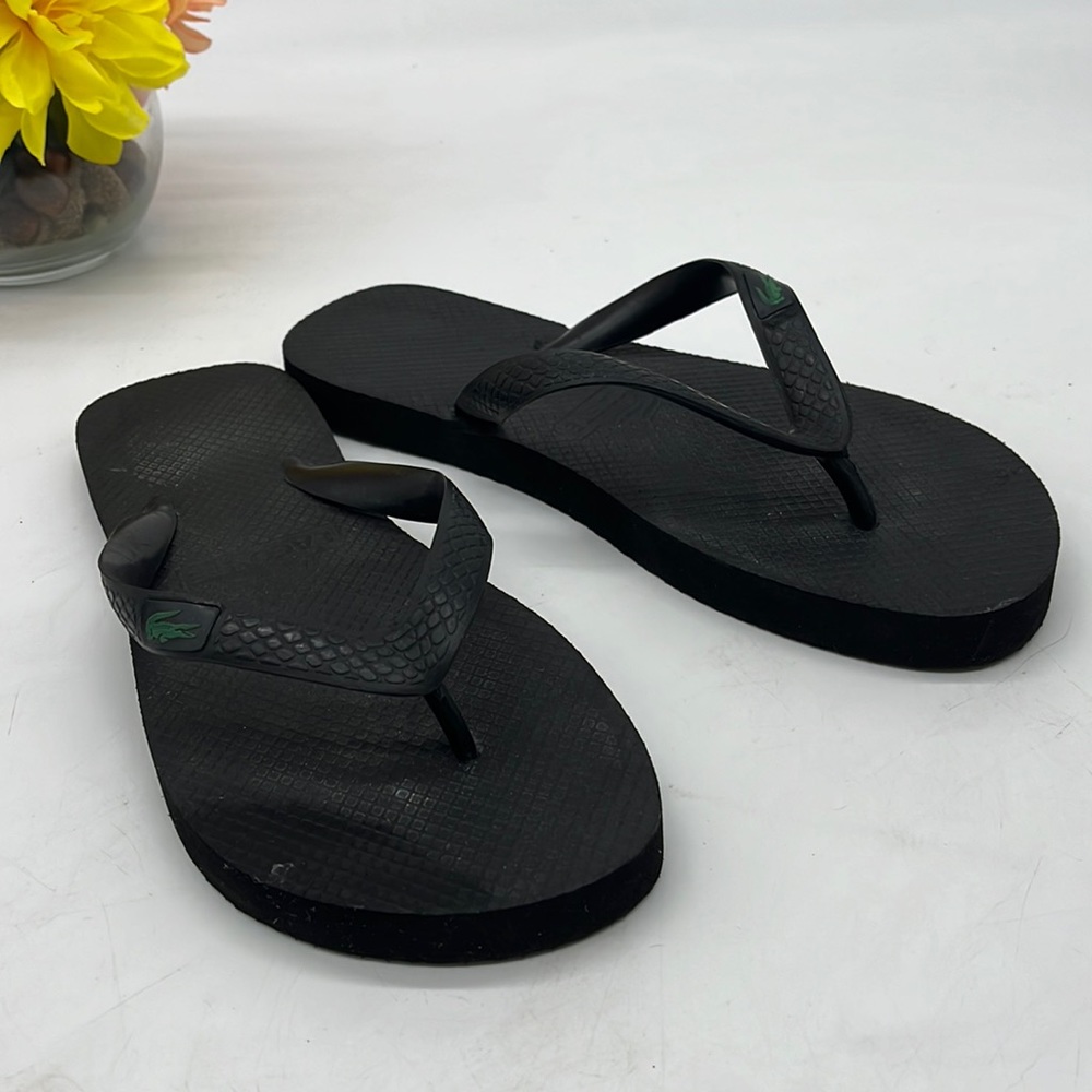 Lacoste Black Flip Flops size 8. FFT3181A